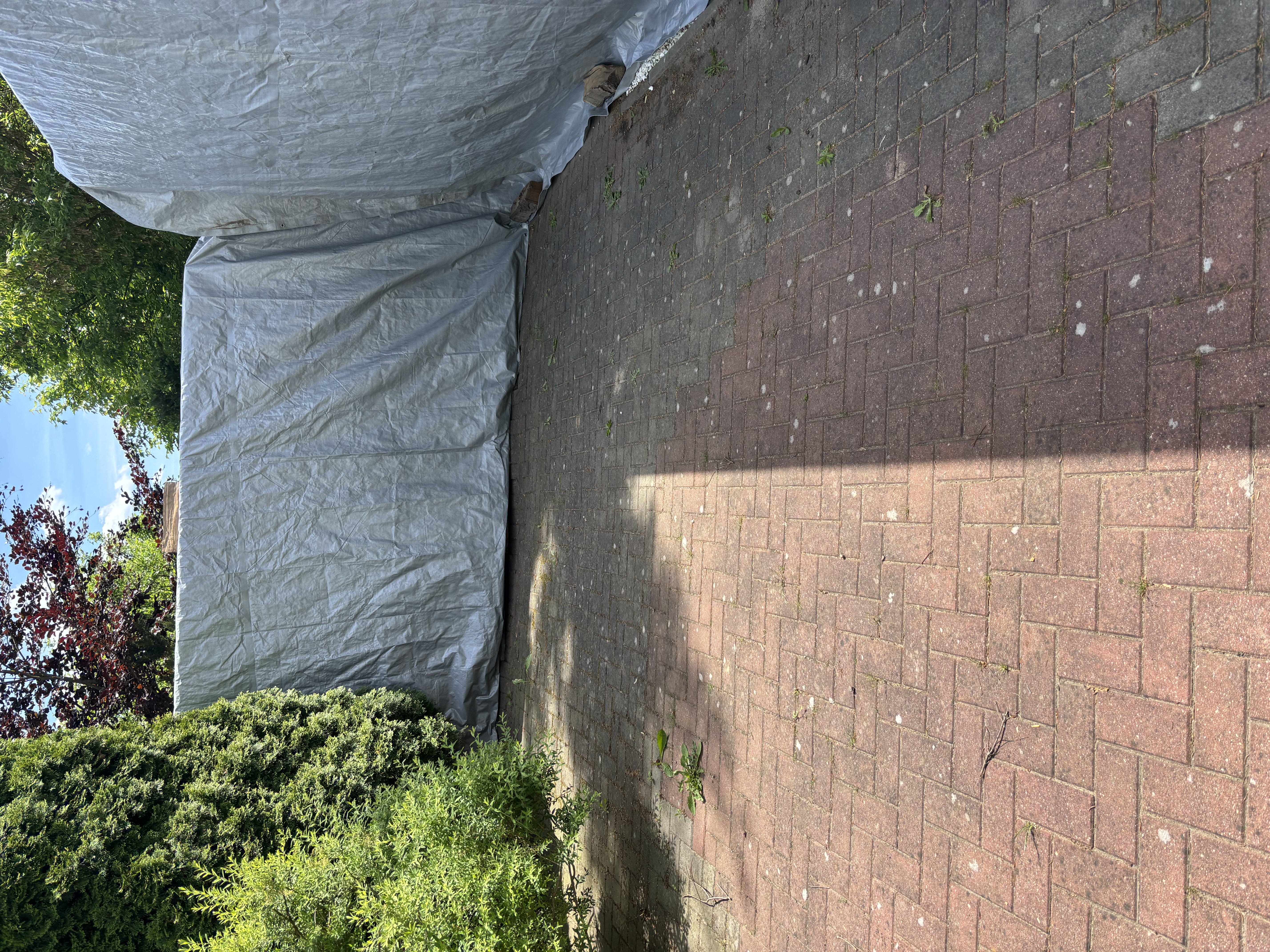 Kompleksowe mycie kostki brukowej i uzupełnienie fug – Kłodzko, ul. Walecznych